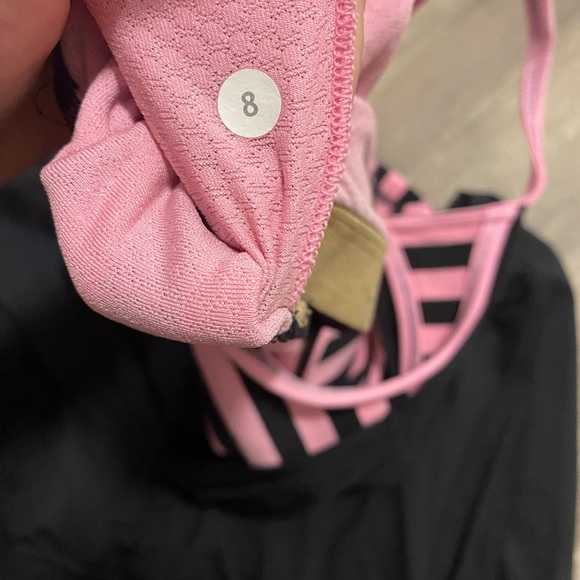 Lululemon Black & Pink Athletic Top size 8 - Picture 5 of 6